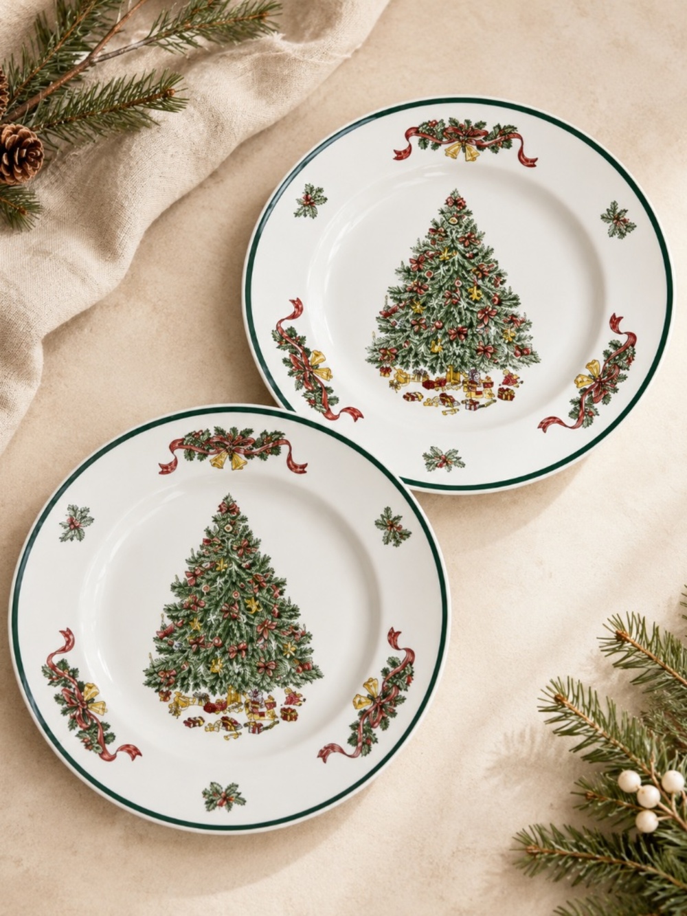 Johnson Brothers Set of 2 pcs Victorian Christmas Three Dinner Plates